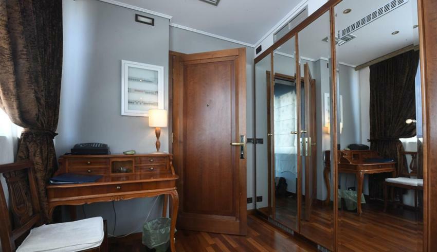 Ephira Hotel Corinth Eksteriør bilde
